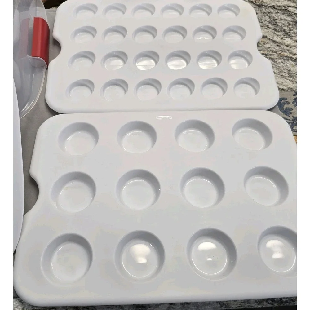 Rubbermaid Cupcake Devil Egg Cake Carrier Red